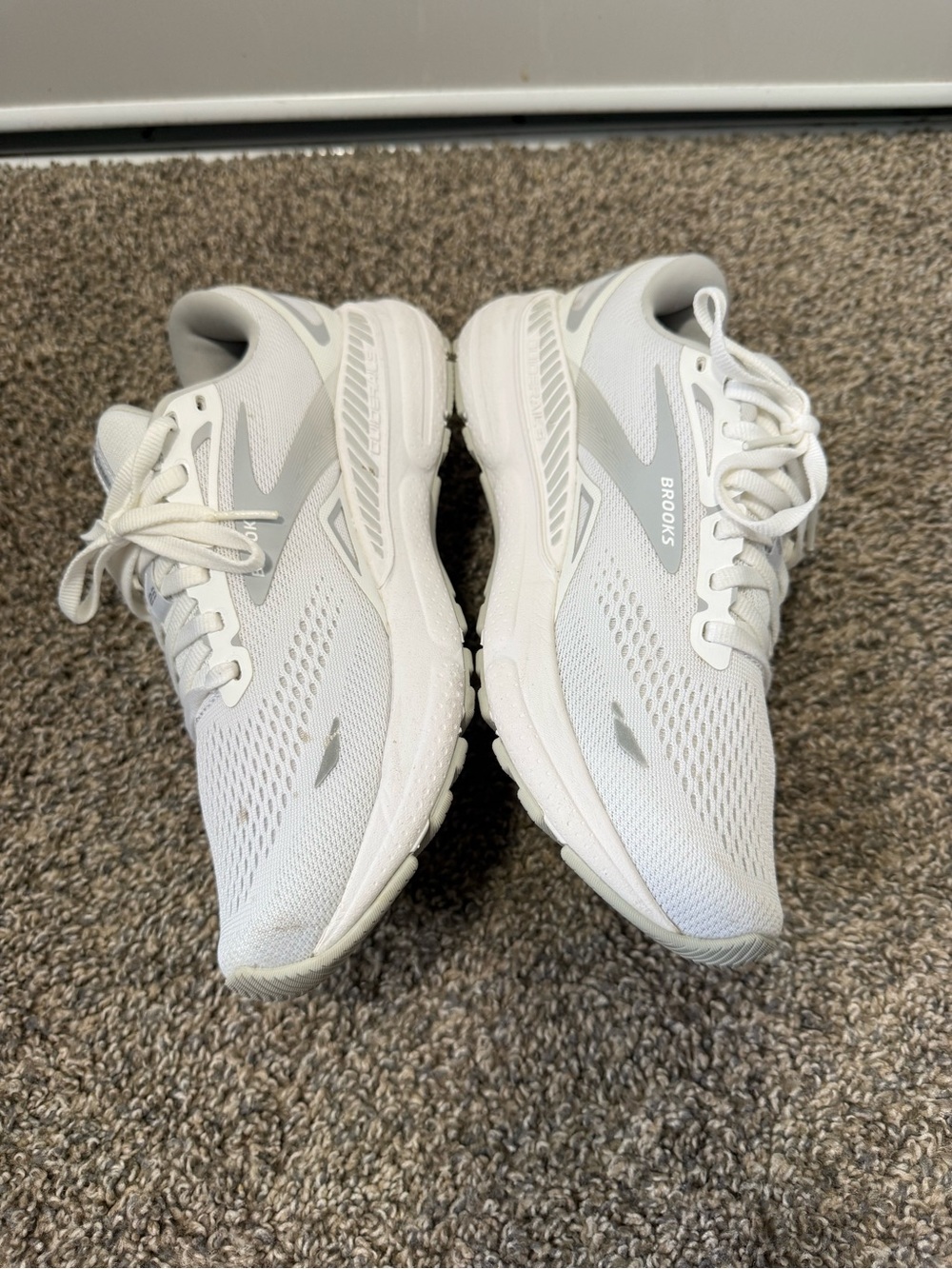 Brooks adranaline 23 All-White Running Shoes - Picture 3 of 7